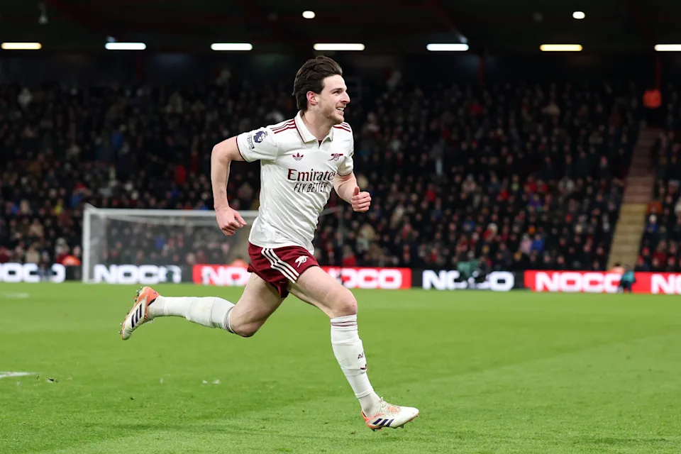 Bố già Perez ở thế khó khi ngắm vào Declan rice